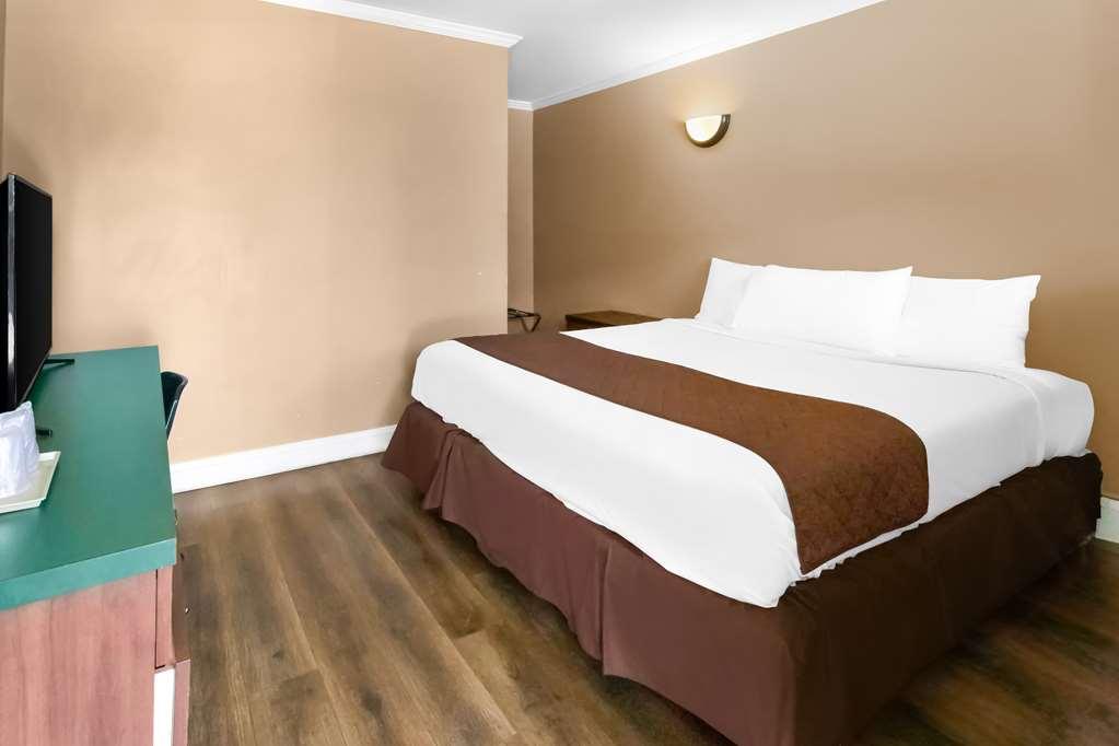 Americas Best Value Inn Avenel Woodbridge Номер фото