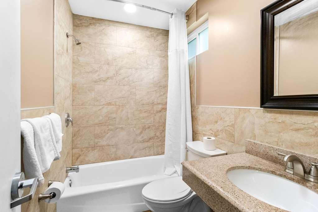 Americas Best Value Inn Avenel Woodbridge Номер фото