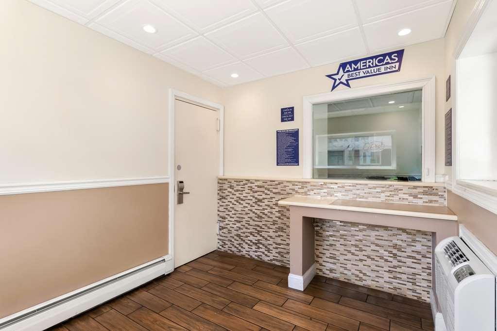 Americas Best Value Inn Avenel Woodbridge Интерьер фото