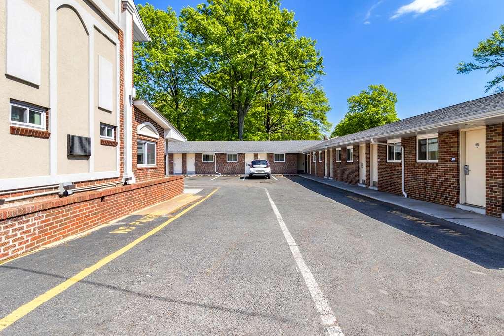 Americas Best Value Inn Avenel Woodbridge Экстерьер фото