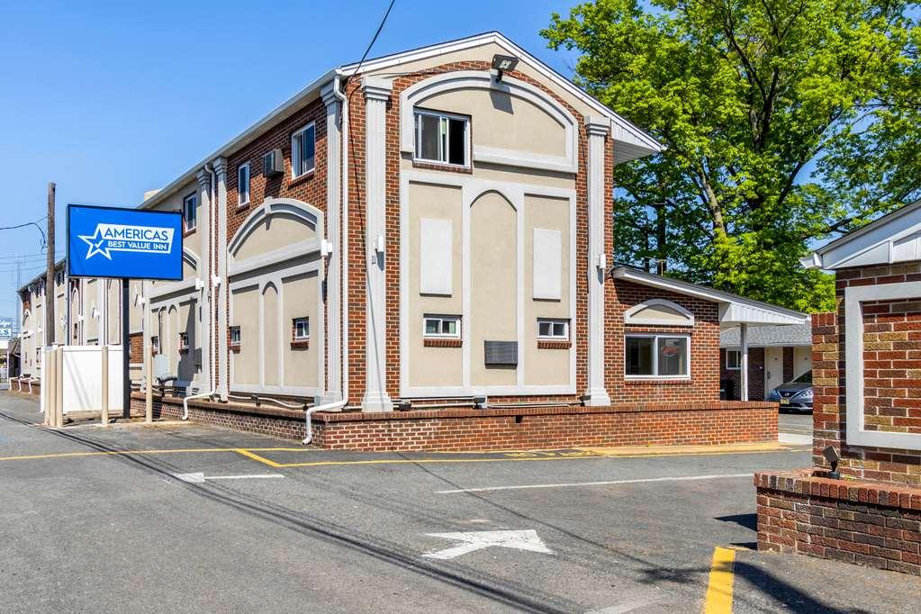 Americas Best Value Inn Avenel Woodbridge Экстерьер фото