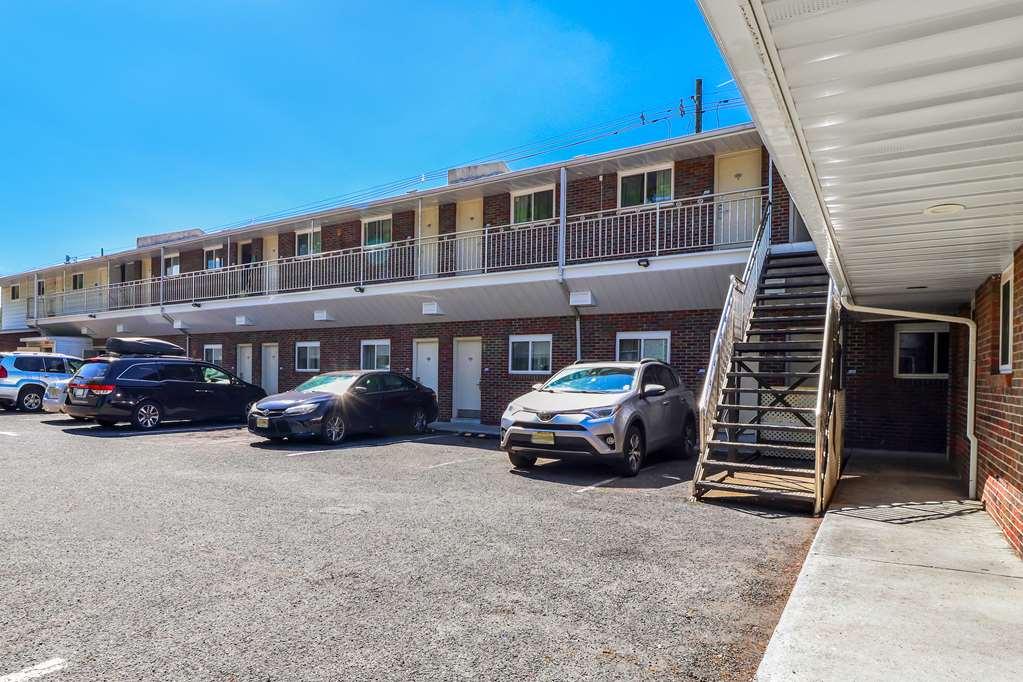 Americas Best Value Inn Avenel Woodbridge Экстерьер фото