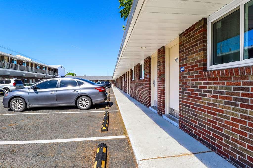 Americas Best Value Inn Avenel Woodbridge Экстерьер фото
